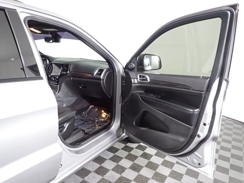 Used 2019 Jeep Grand Cherokee Altitude AWD/4WD image 36