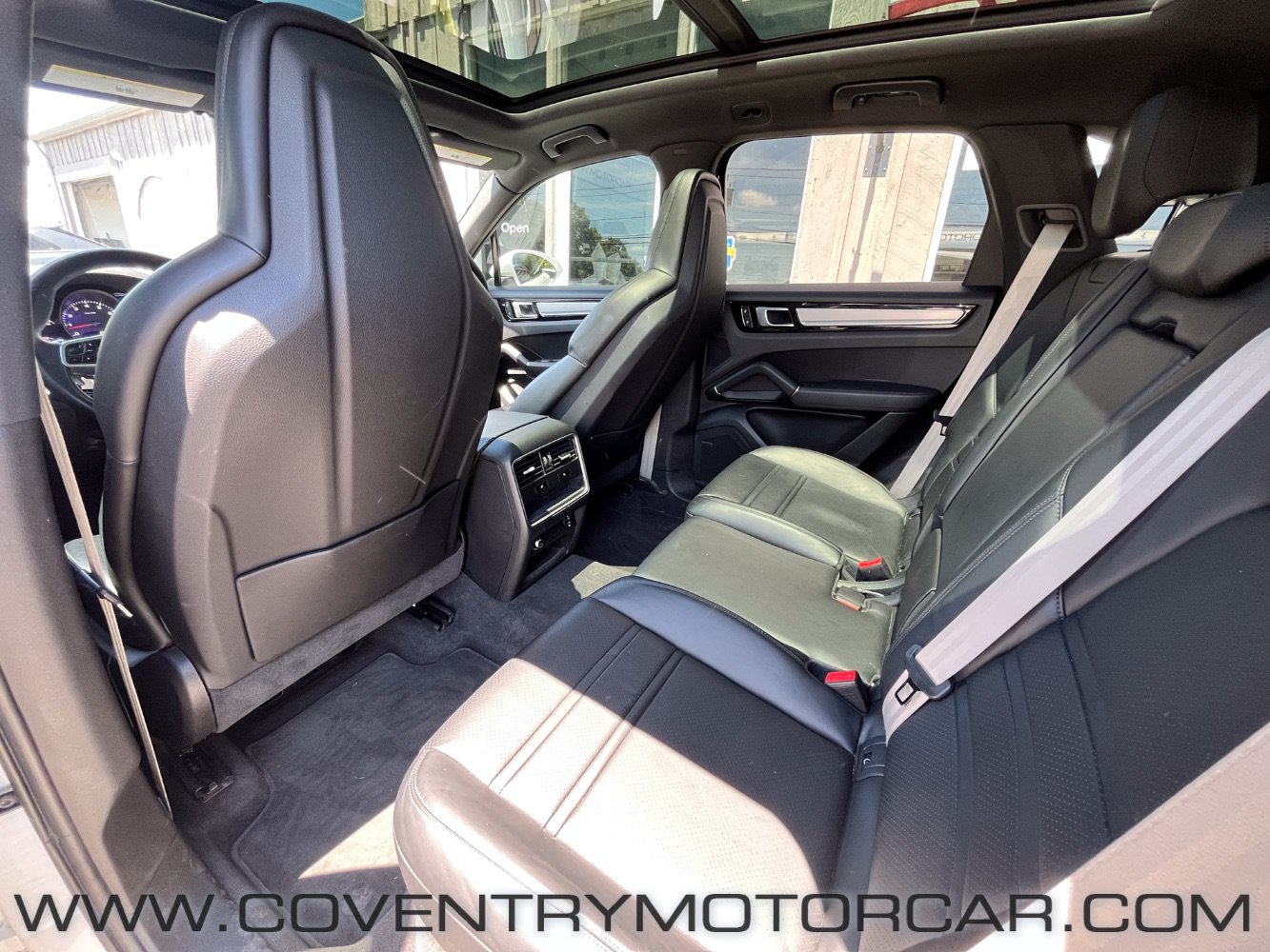 Used 2023 Porsche Cayenne Platinum Edition AWD/4WD image 35