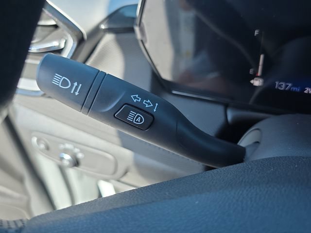 Used 2025 Chevrolet TrailBlazer LT AWD/4WD image 19