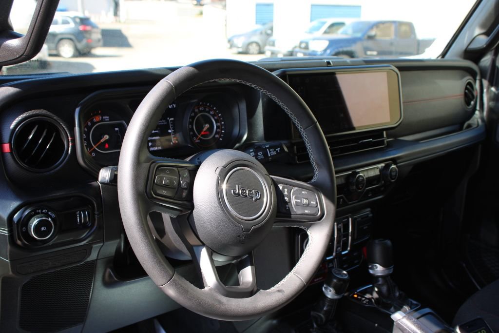 Used 2025 Jeep Wrangler Unlimited Rubicon AWD/4WD image 26