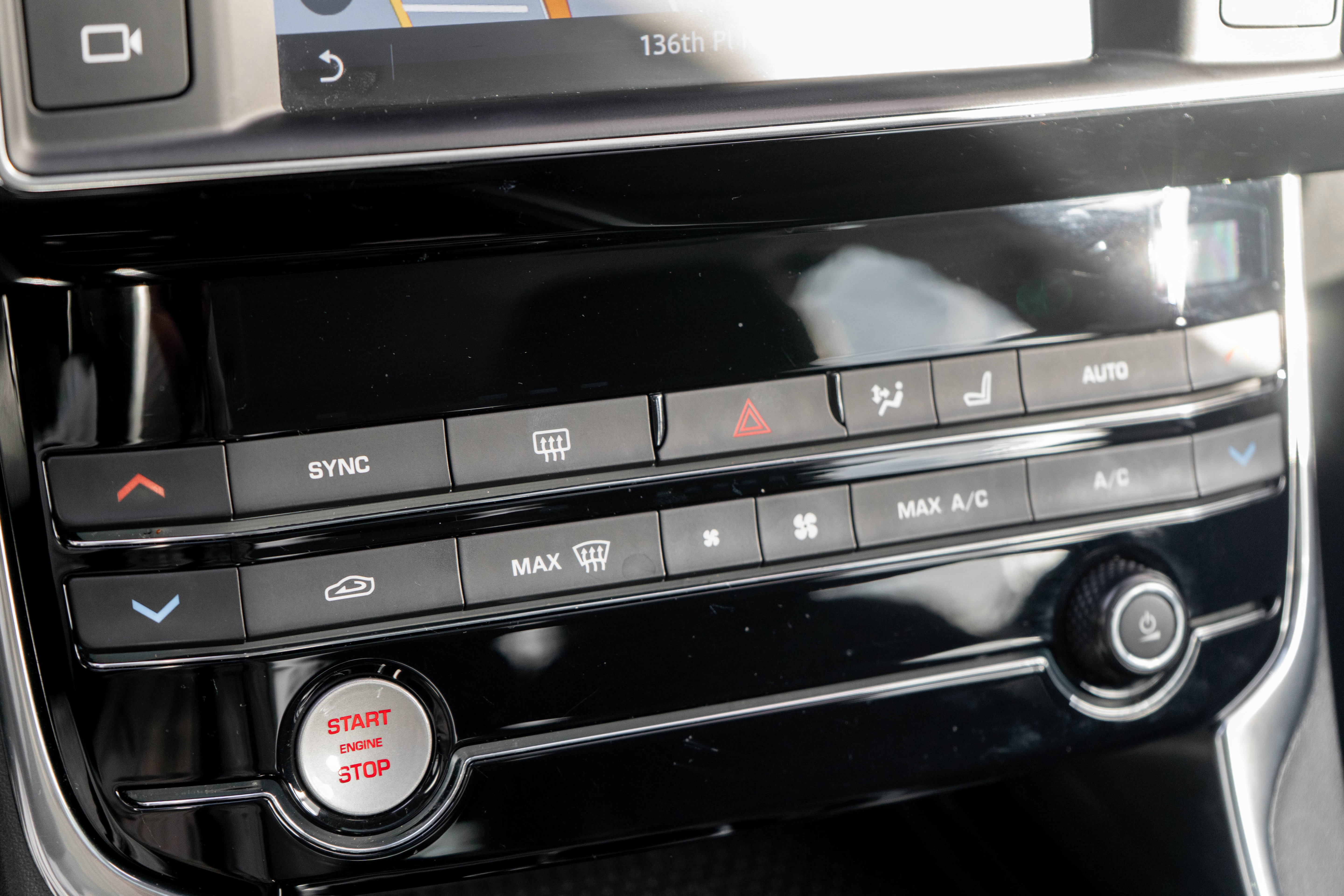 Used 2018 Jaguar XE Prestige image 19