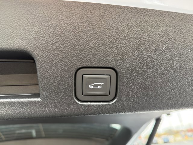 New 2026 Chevrolet Traverse RS image 38