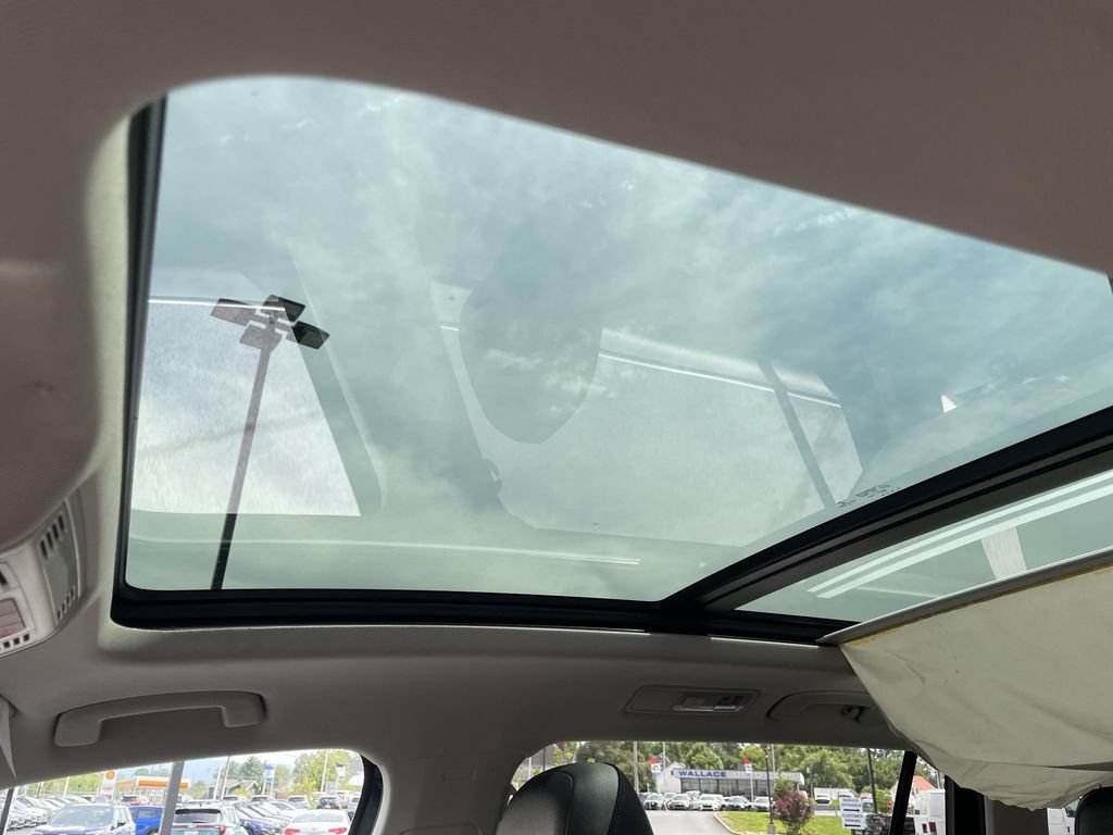 Used 2018 Volkswagen Tiguan SE w/ Panoramic Sunroof Package AWD/4WD image 10