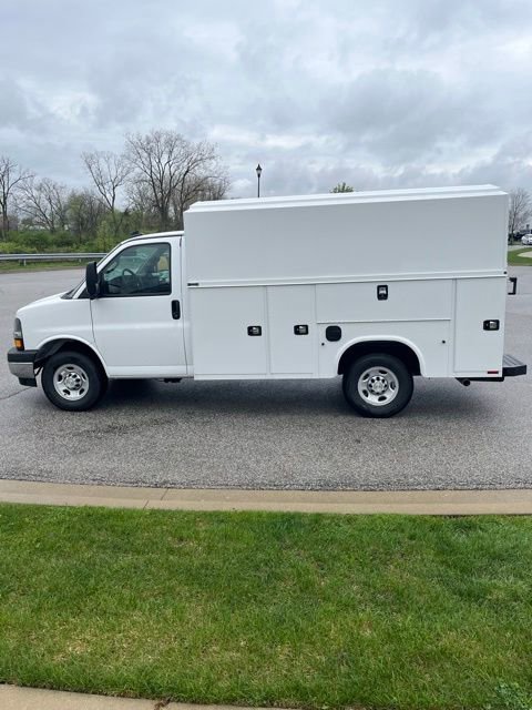 New 2026 Chevrolet Express 3500 w/ Power Convenience Package RWD image 4