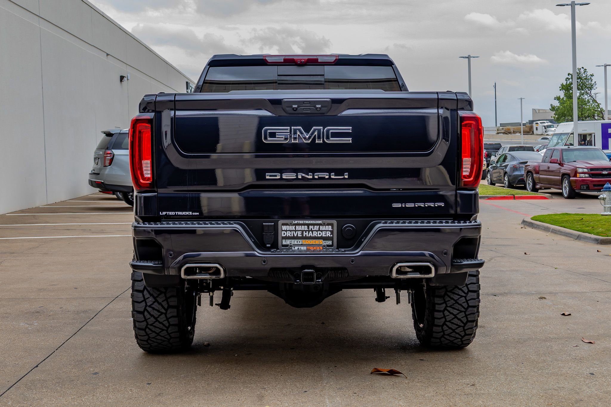 Used 2025 GMC Sierra 1500 Denali Ultimate image 8