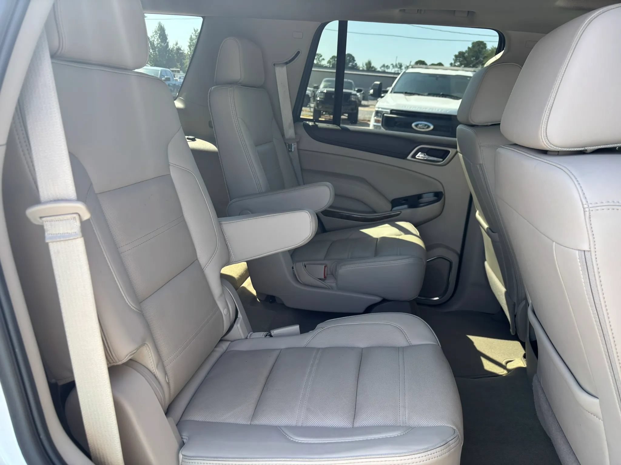 Used 2017 GMC Yukon Denali w/ Open Road Package AWD/4WD image 19