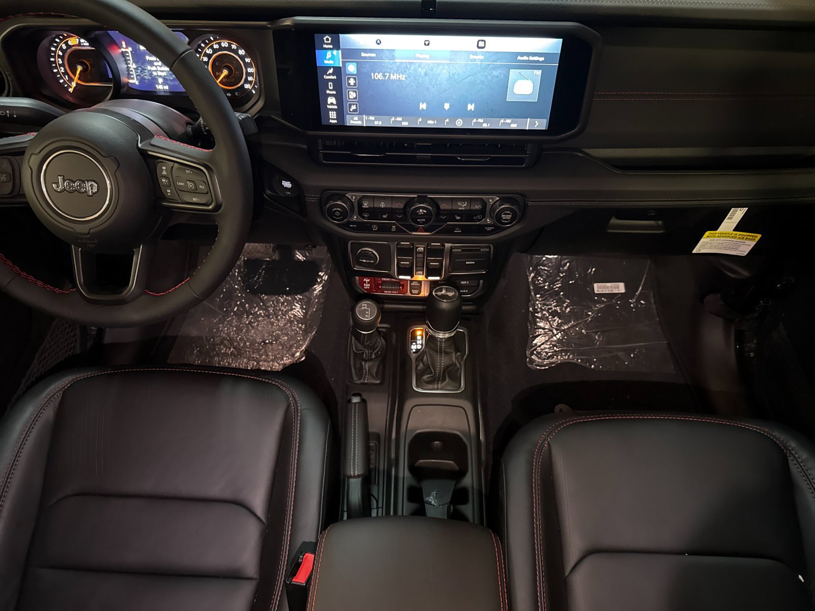 Used 2024 Jeep Wrangler Unlimited Rubicon w/ Convenience Group AWD/4WD image 12