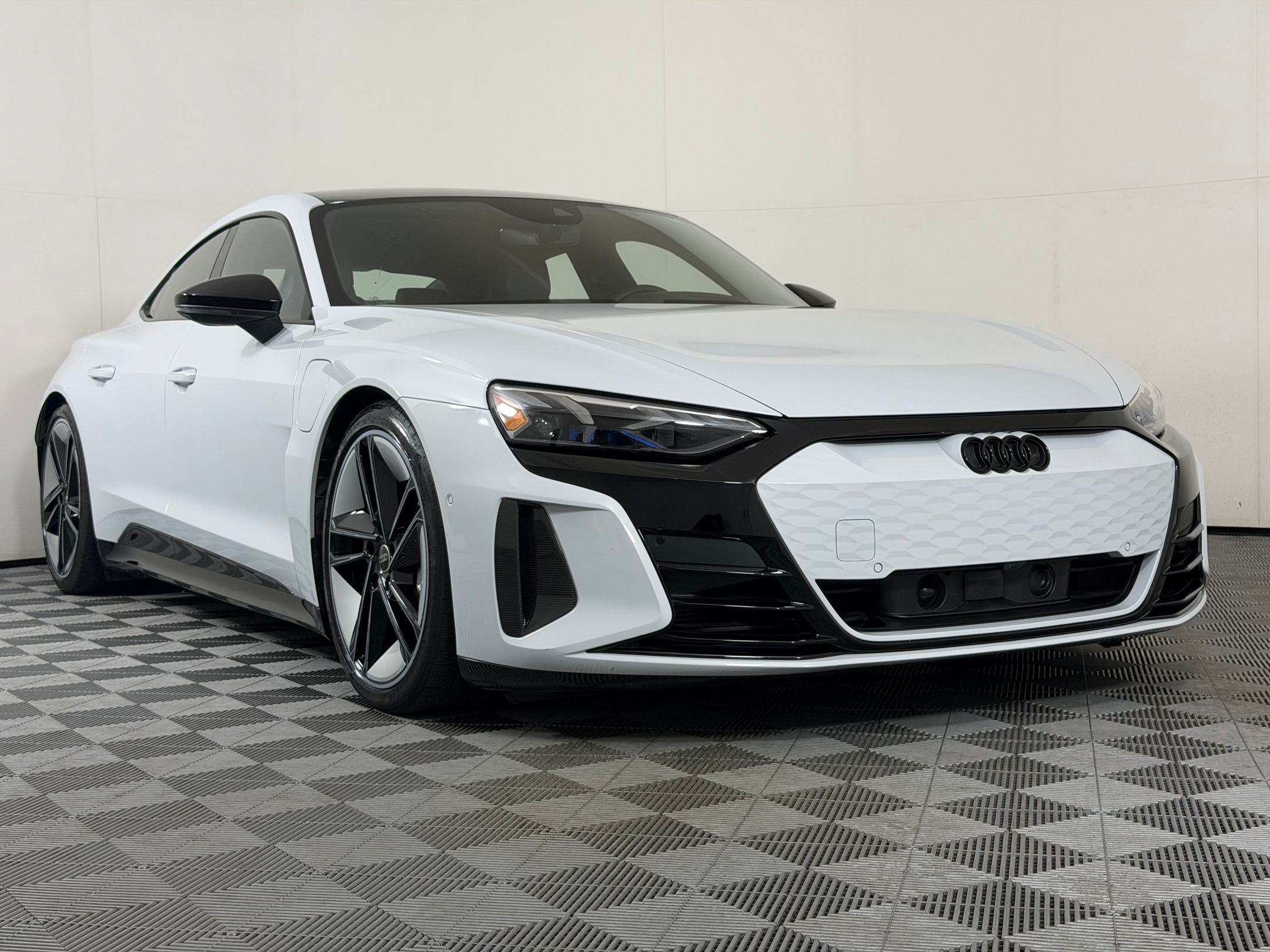 Used 2023 Audi RS e-tron GT w/ Carbon Performance Package AWD/4WD image 7