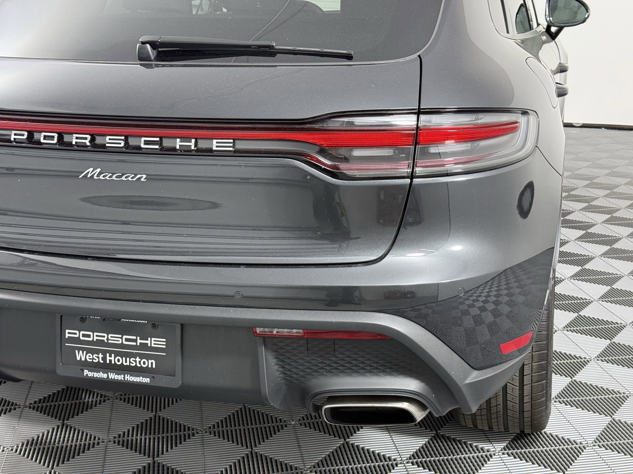 New 2025 Porsche Macan image 13