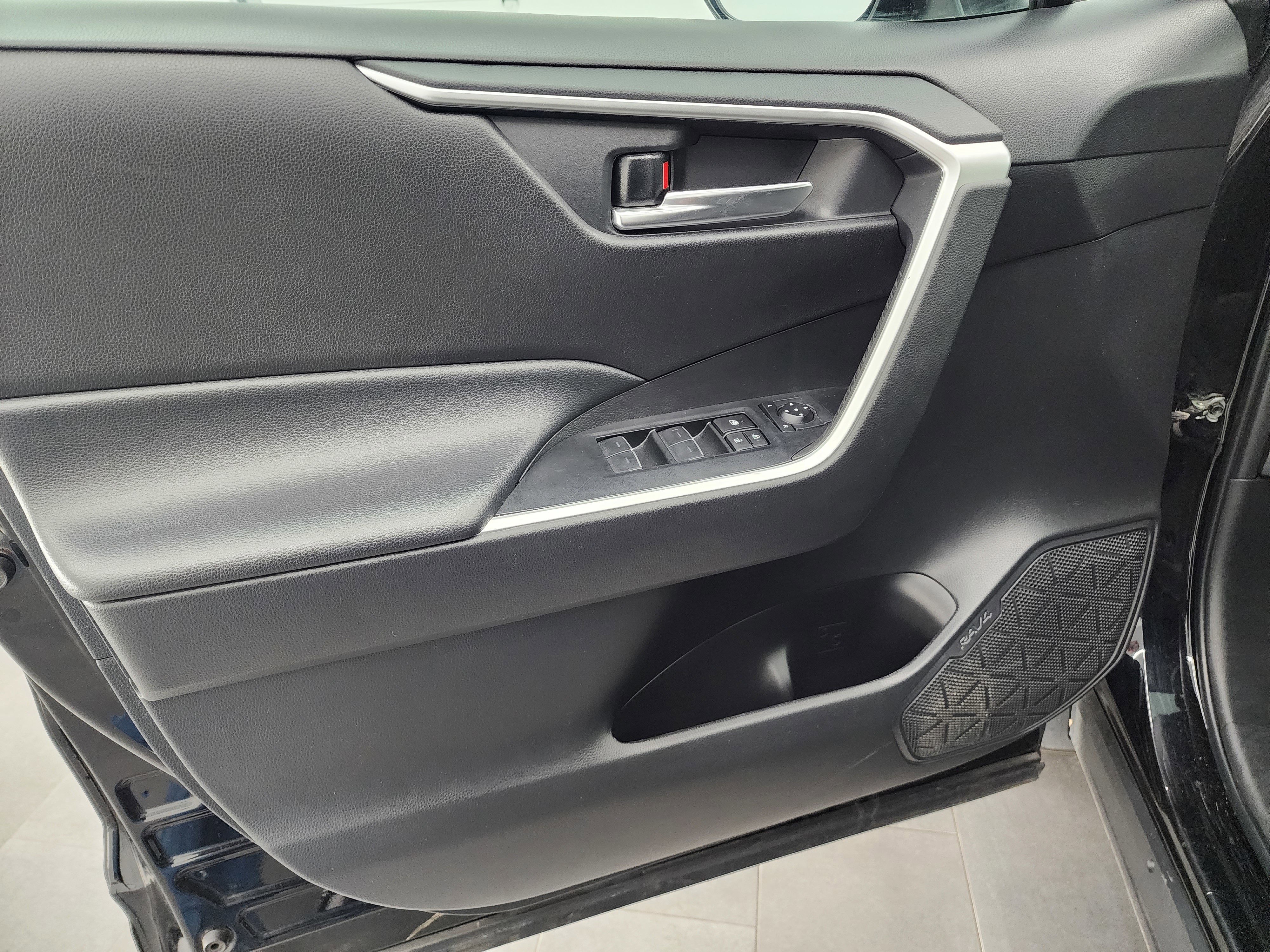 Used 2024 Toyota RAV4 XLE image 36