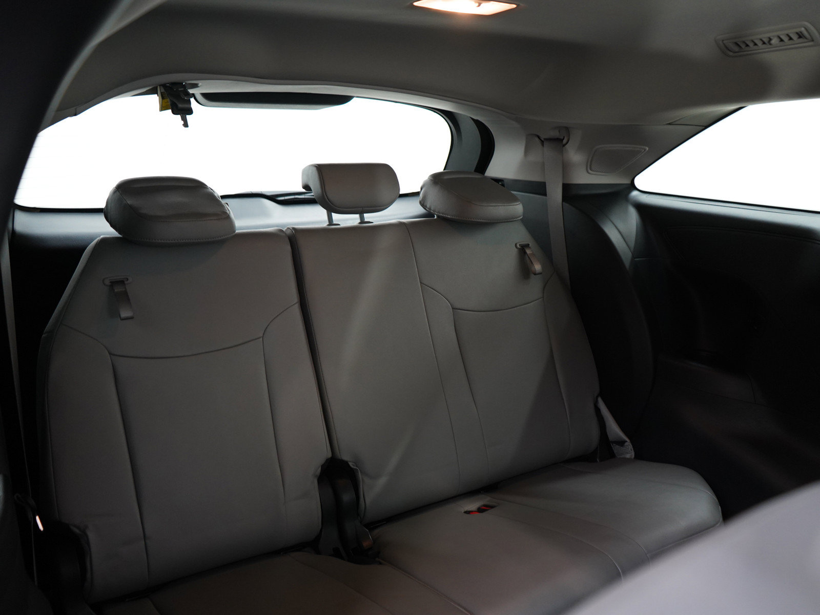 Used 2025 Toyota Sienna XLE w/ XLE Plus Package AWD/4WD image 12