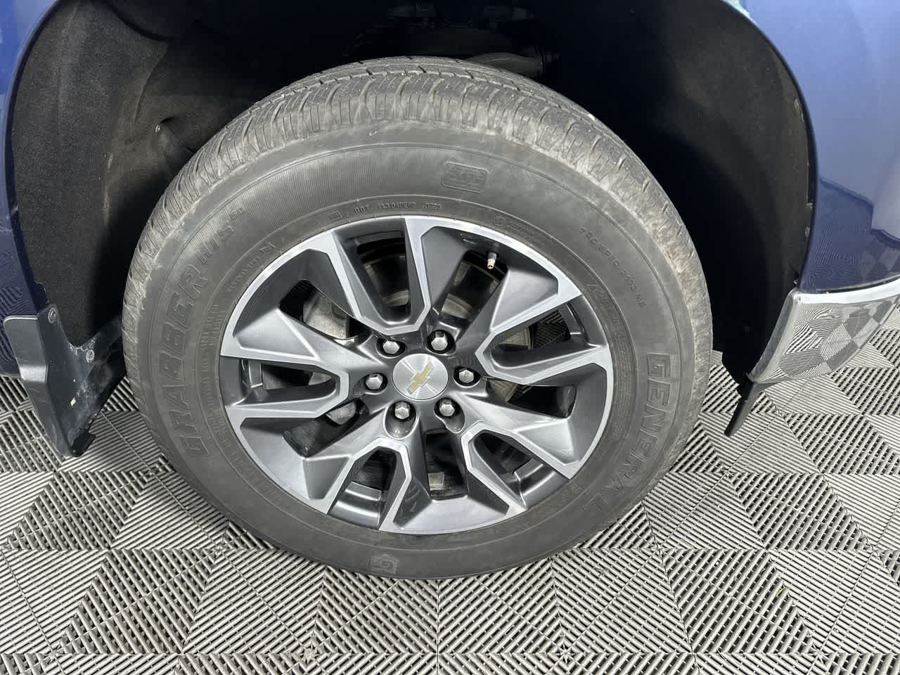 Used 2023 Chevrolet Silverado 1500 LT AWD/4WD image 10