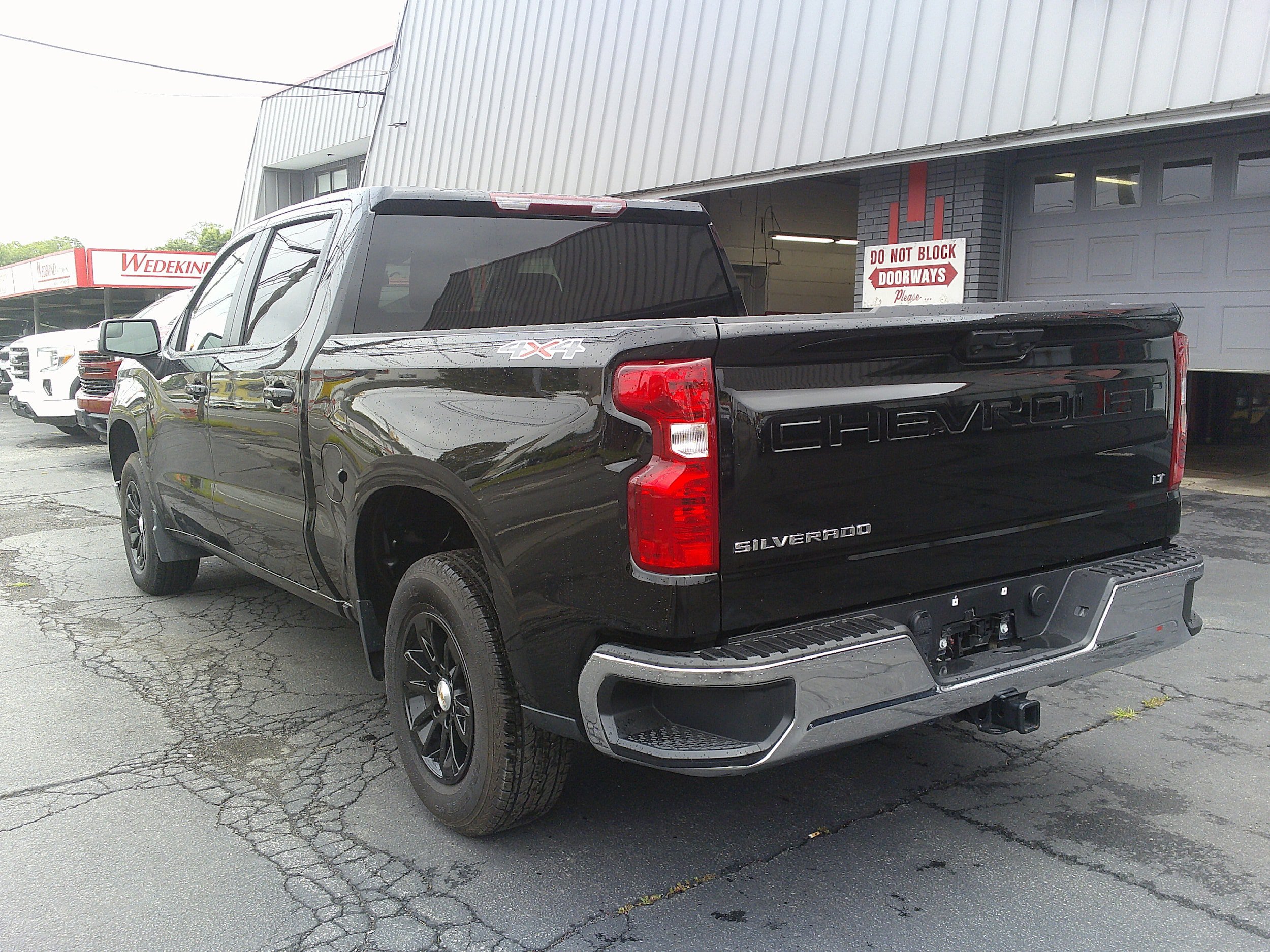 Used 2026 Chevrolet Silverado 1500 LT AWD/4WD image 3