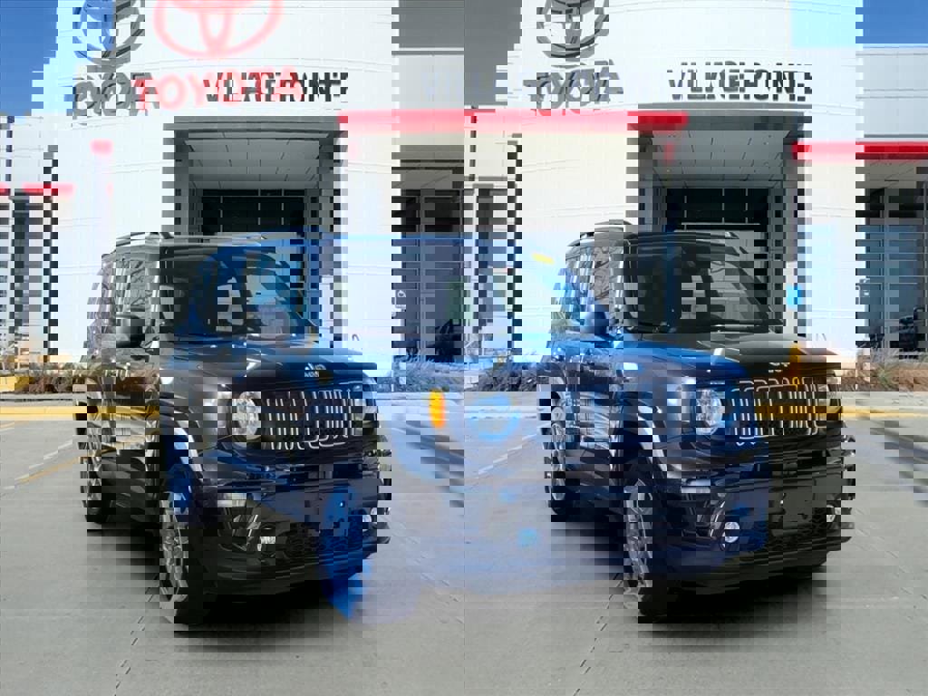 Used 2022 Jeep Renegade Latitude w/ Convenience Group image 3