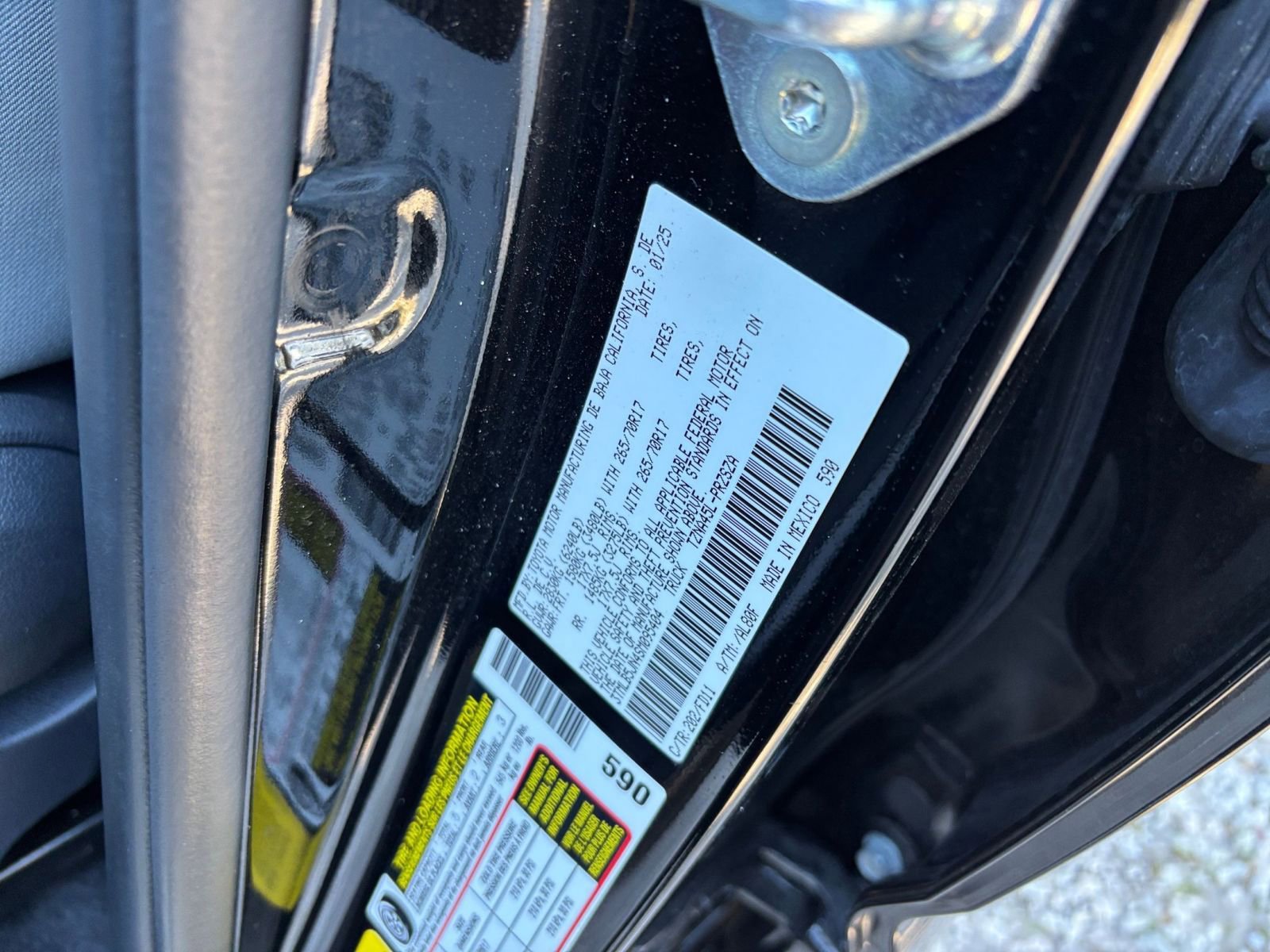 Used 2025 Toyota Tacoma TRD Off-Road image 30