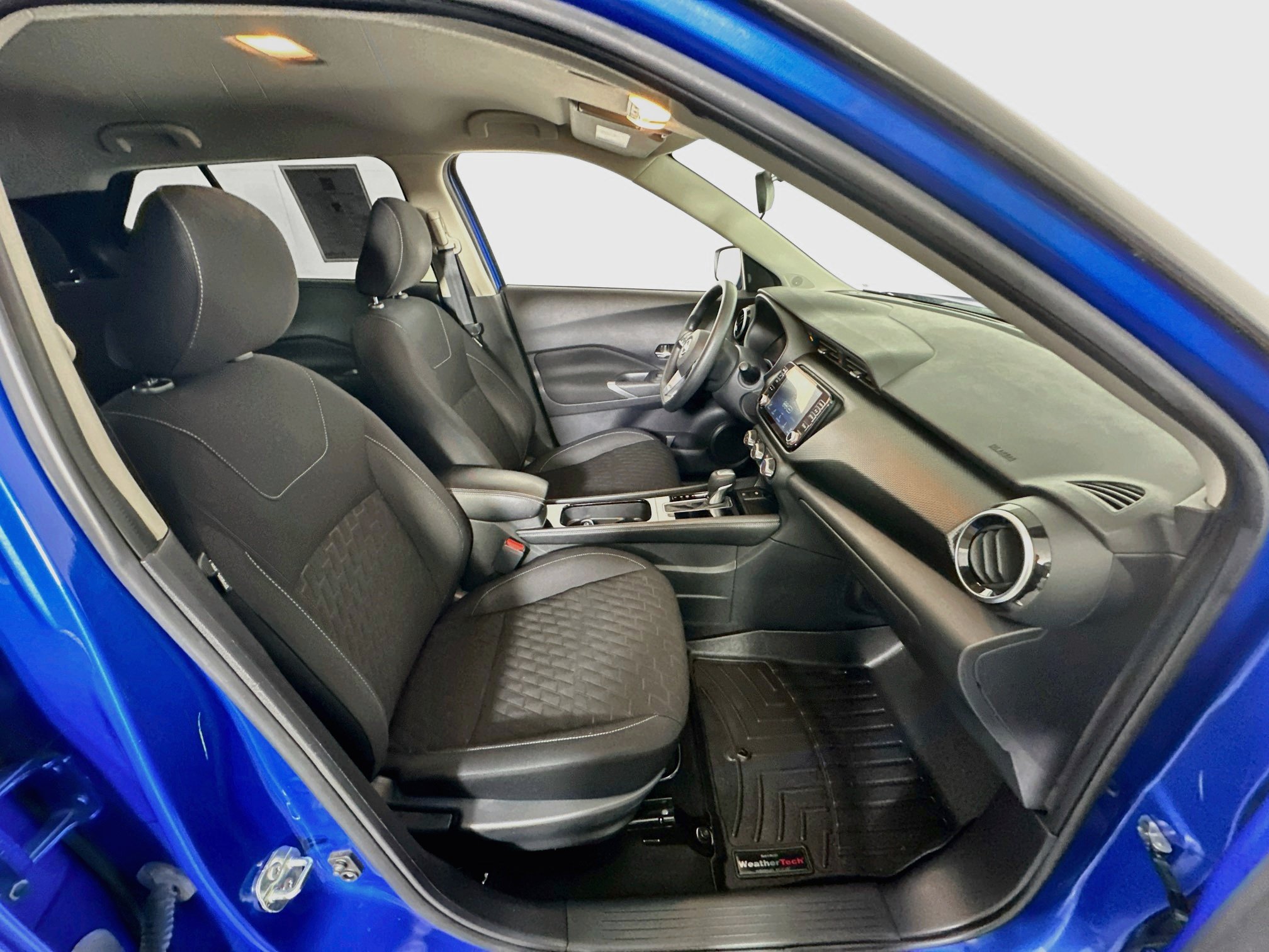 Used 2023 Nissan Kicks SV FWD image 30