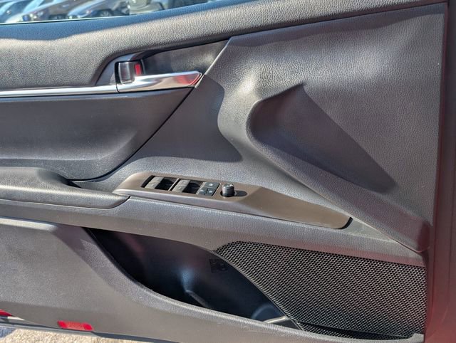 Used 2021 Toyota Camry SE image 24