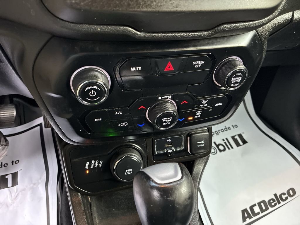 Used 2020 Jeep Renegade Limited image 17