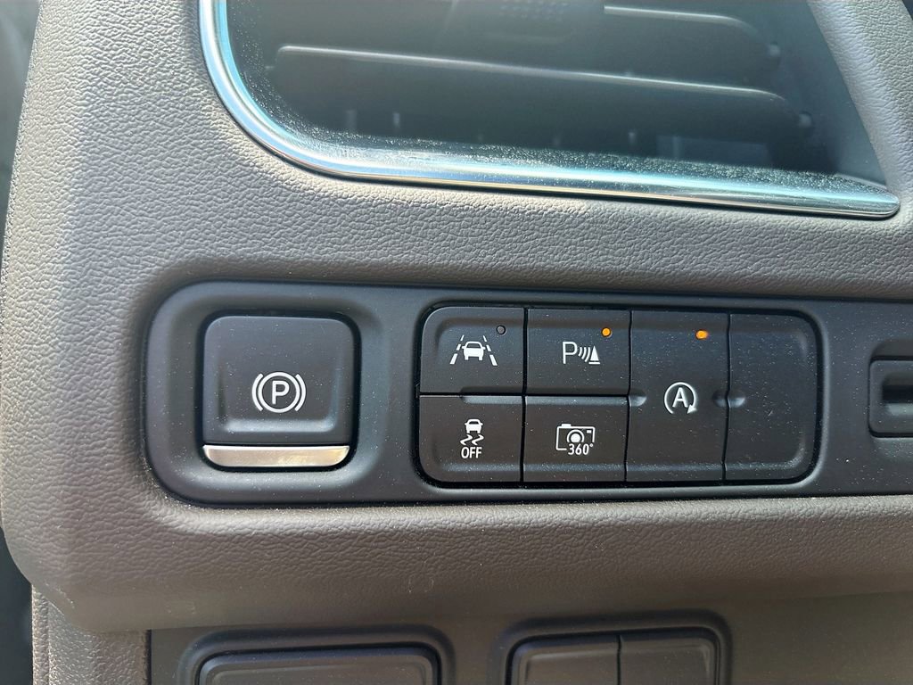 Used 2024 GMC Yukon XL SLT w/ SLT Luxury Package RWD image 44
