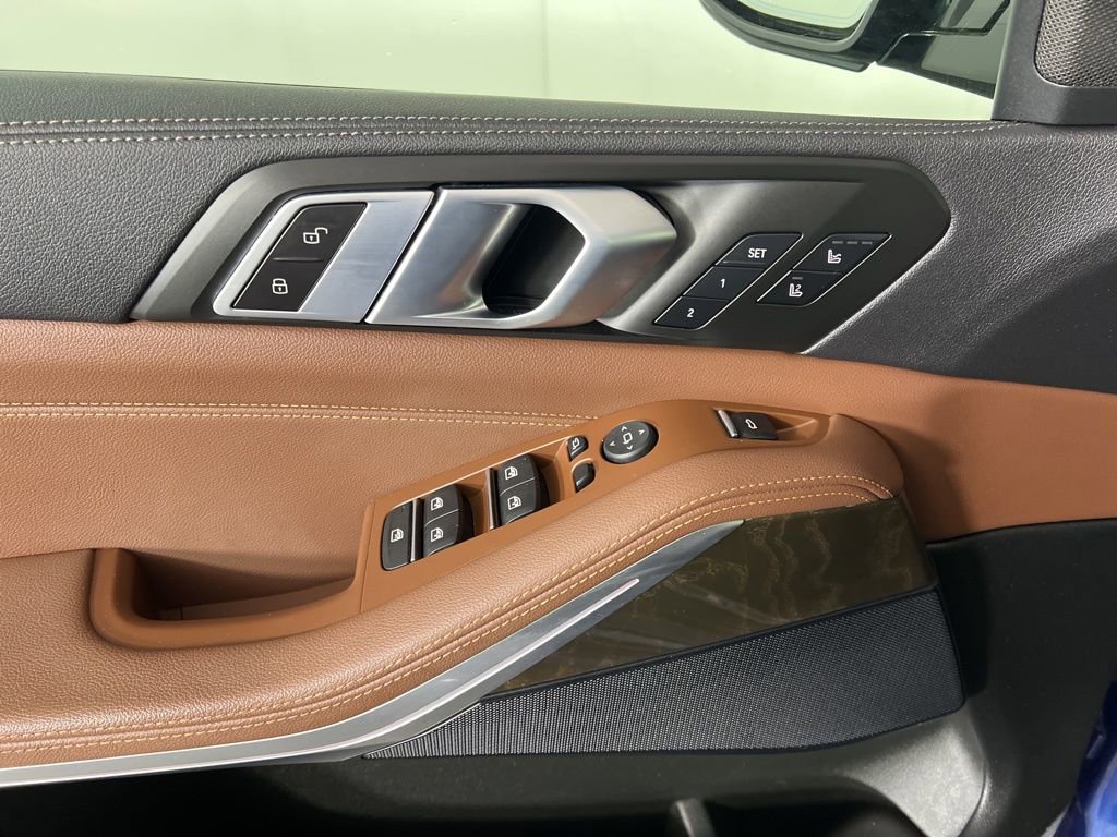 Certified 2022 BMW X5 xDrive40i w/ M Sport Package image 17