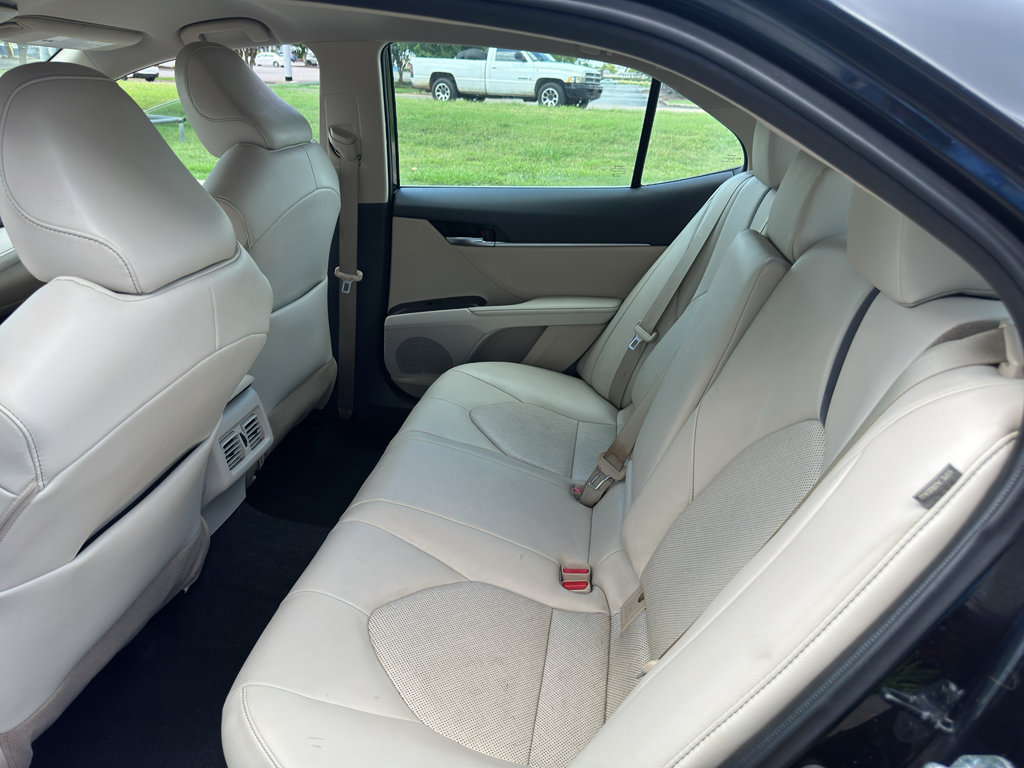 Used 2022 Toyota Camry XLE FWD image 16