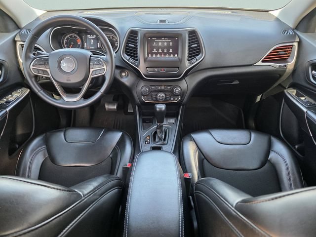 Used 2019 Jeep Cherokee Latitude Plus w/ Comfort/Convenience Group FWD image 18
