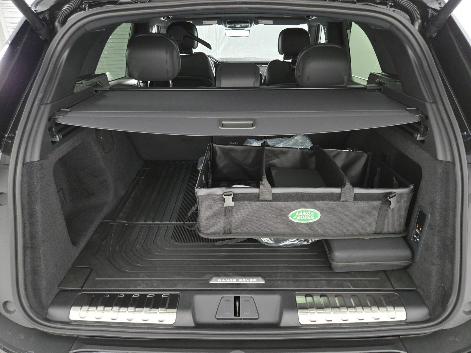 New 2026 Land Rover Range Rover Sport Dynamic SE image 14