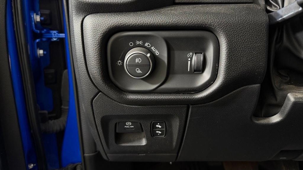 Used 2022 RAM 1500 Big Horn AWD/4WD image 14
