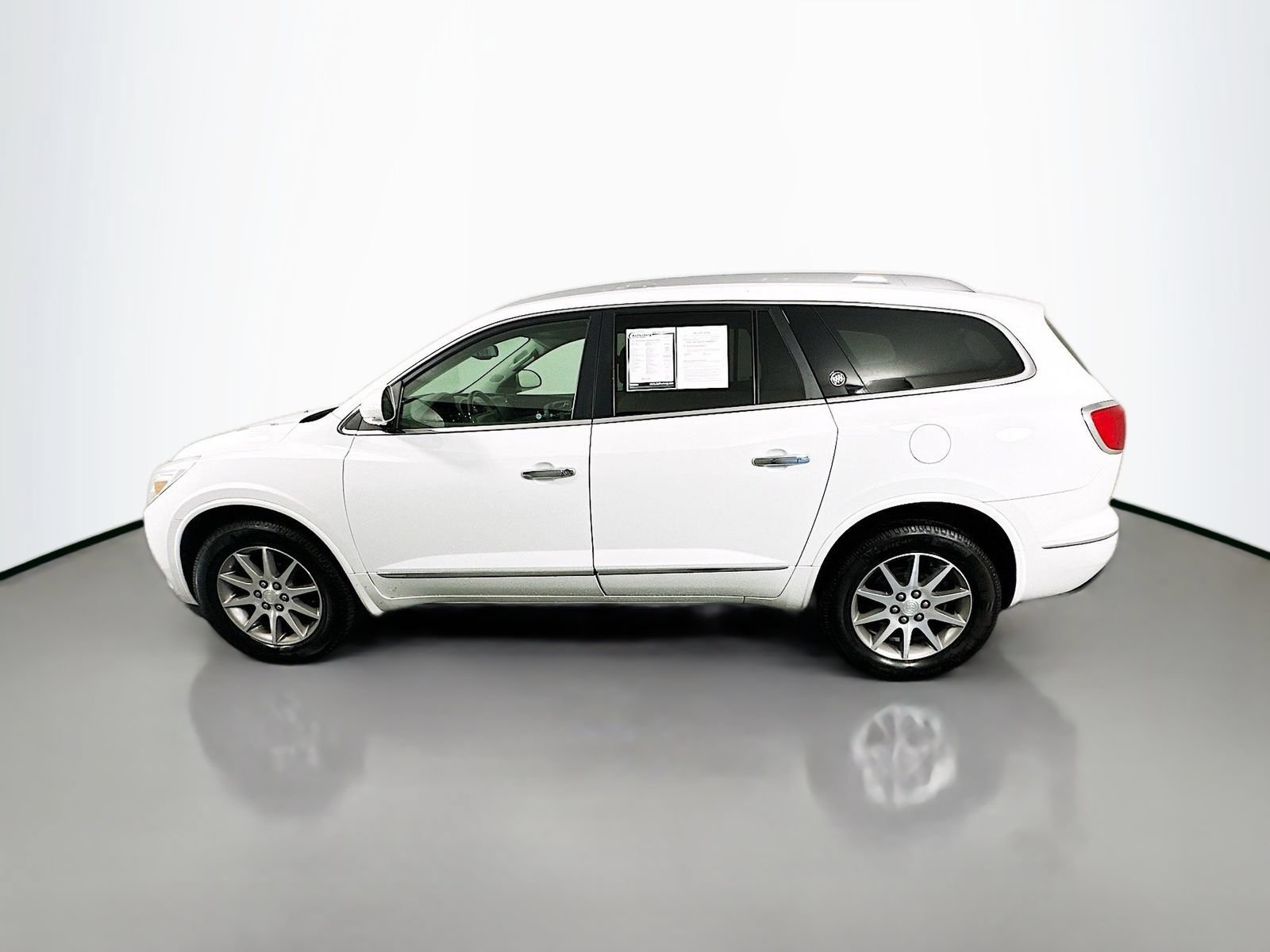 Used 2017 Buick Enclave Convenience FWD image 4