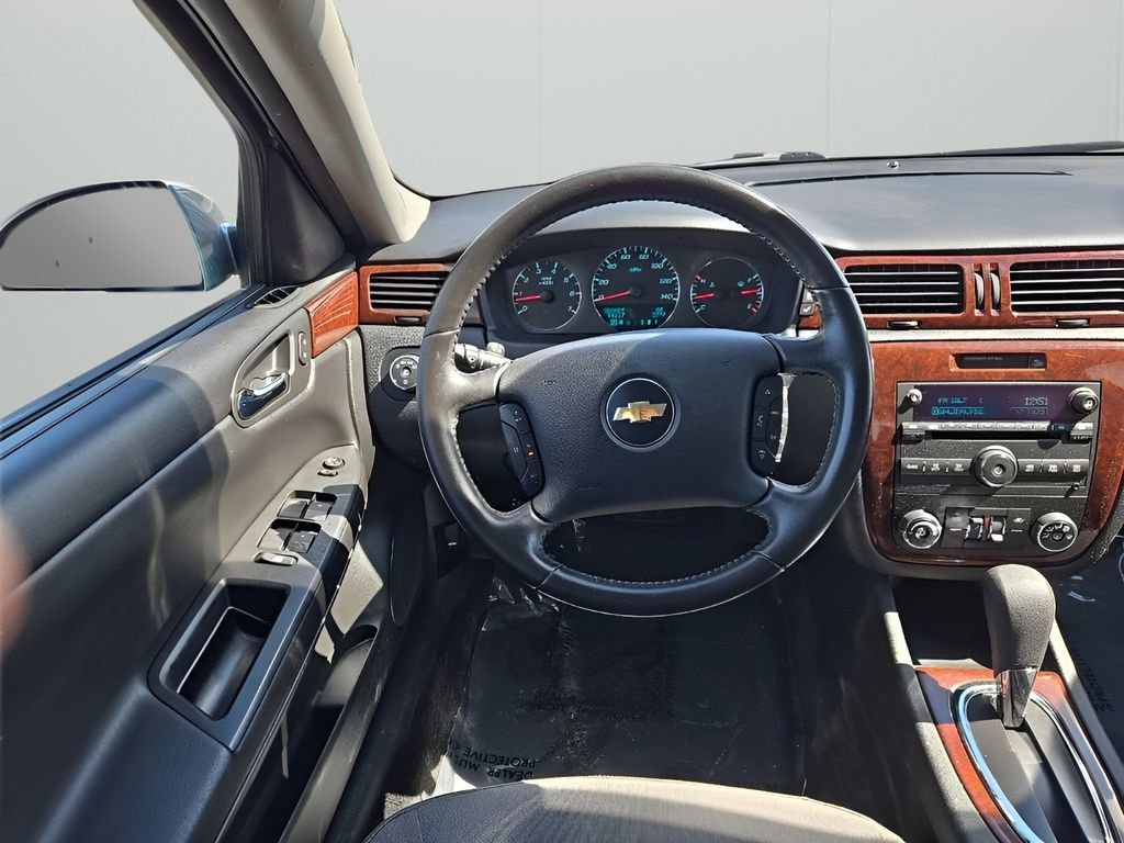 Used 2011 Chevrolet Impala LT image 24