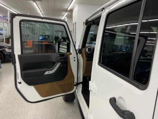 Used 2017 Jeep Wrangler Unlimited Rubicon w/ Connectivity Group image 26