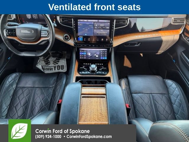 Used 2022 Jeep Grand Wagoneer Series III AWD/4WD image 15