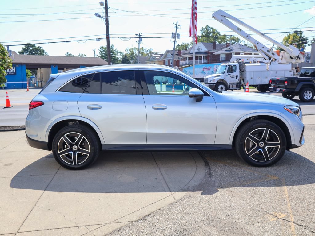 Used 2023 Mercedes-Benz GLC 300 4MATIC image 6