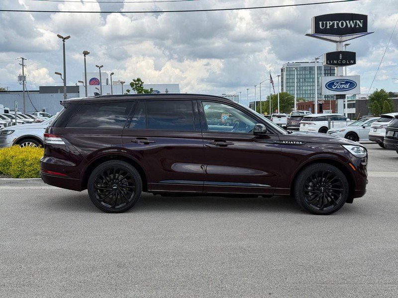Certified 2023 Lincoln Aviator Reserve w/ Equipment Group 201A image 2