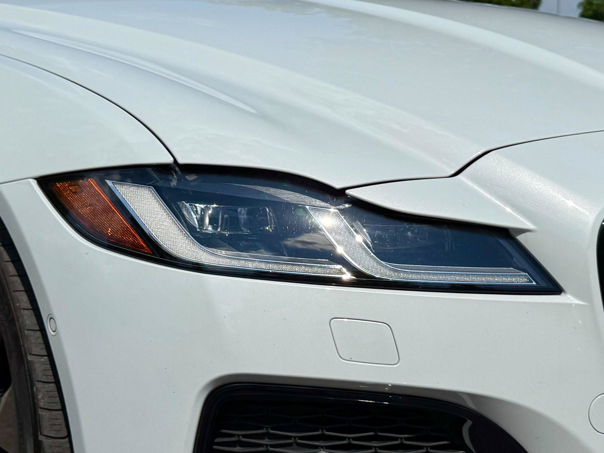 Used 2021 Jaguar XF R-Dynamic SE image 82