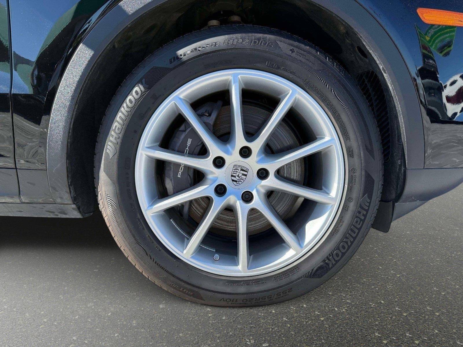 Used 2024 Porsche Cayenne image 22