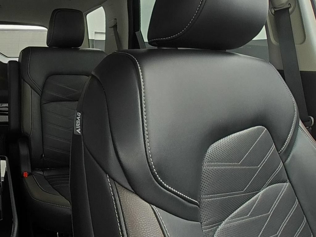 Used 2023 Nissan Pathfinder Platinum AWD/4WD image 31