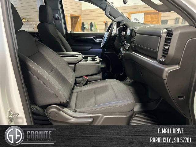 Used 2024 Chevrolet Silverado 1500 LT image 34