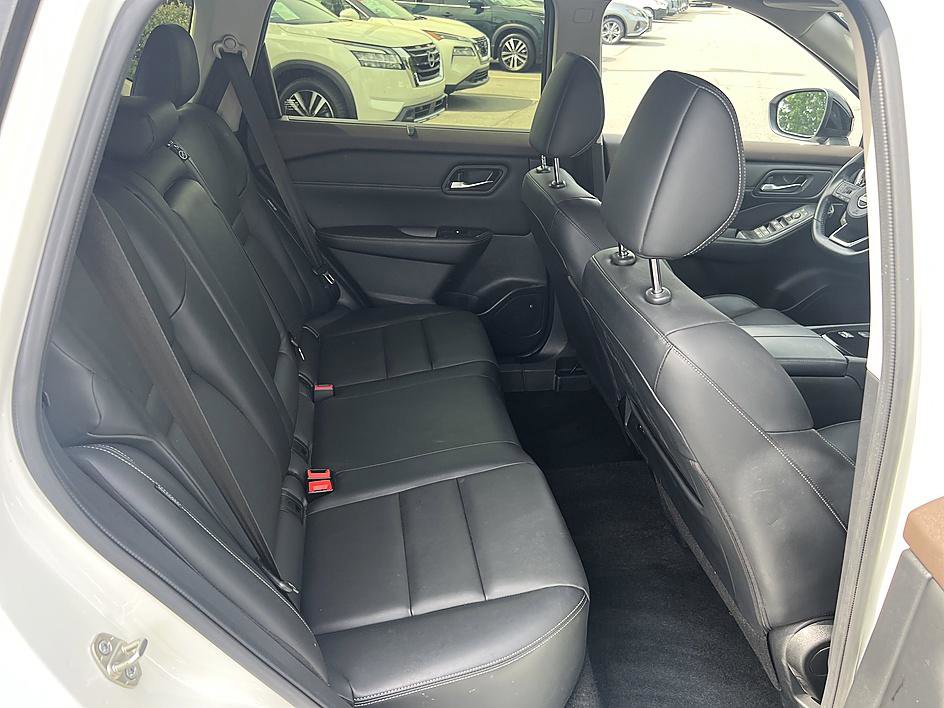 Certified 2023 Nissan Rogue SV w/ SV Premium B Package FWD image 16