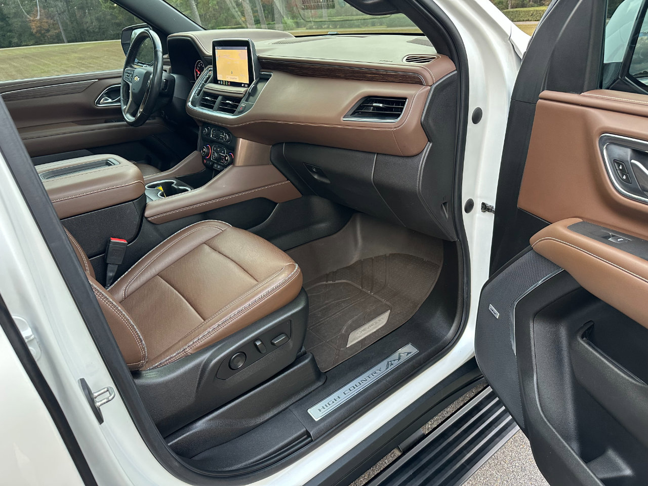 Used 2021 Chevrolet Suburban High Country image 34