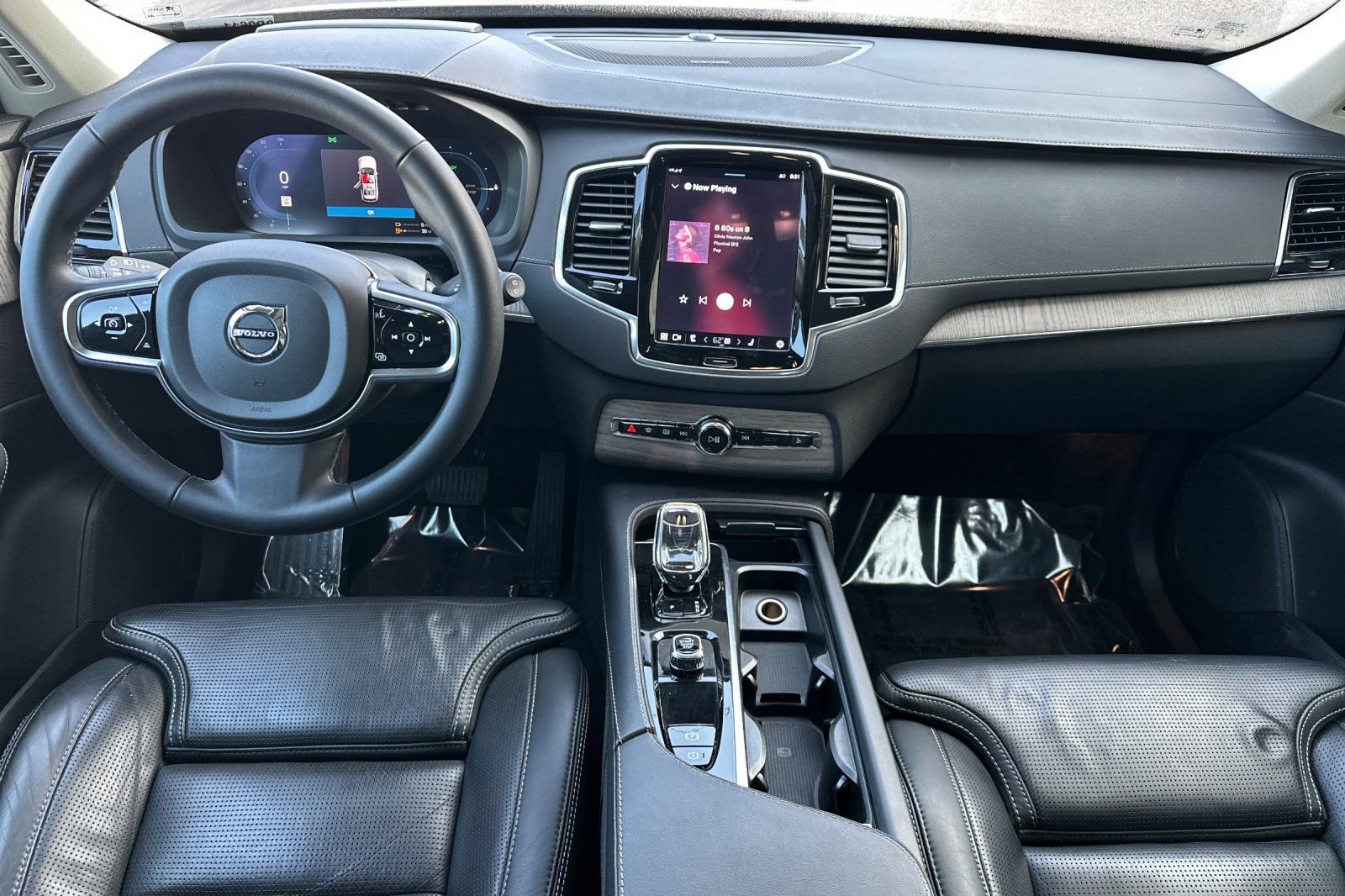 Certified 2023 Volvo XC90 T8 Ultimate image 3