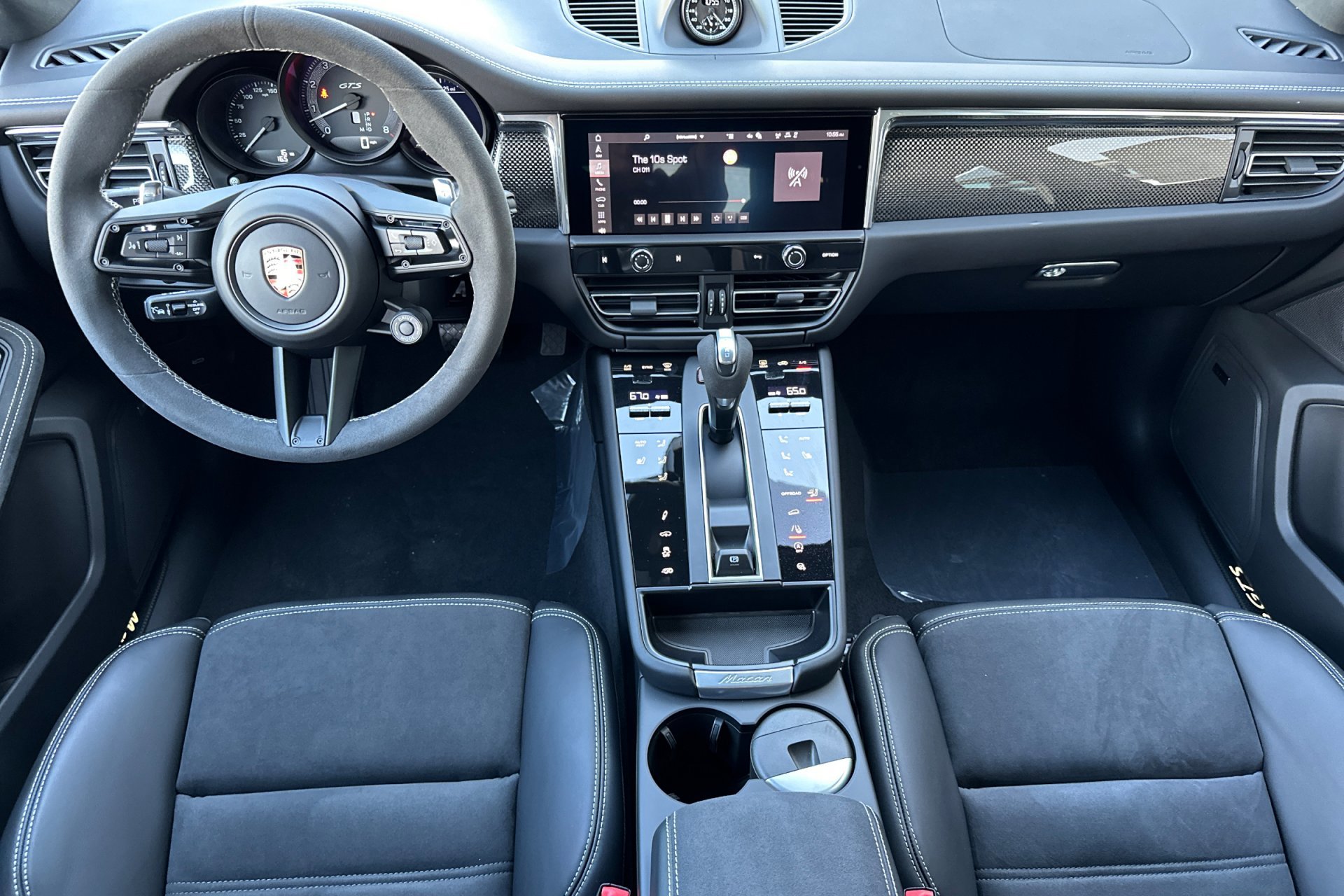 New 2026 Porsche Macan GTS image 6