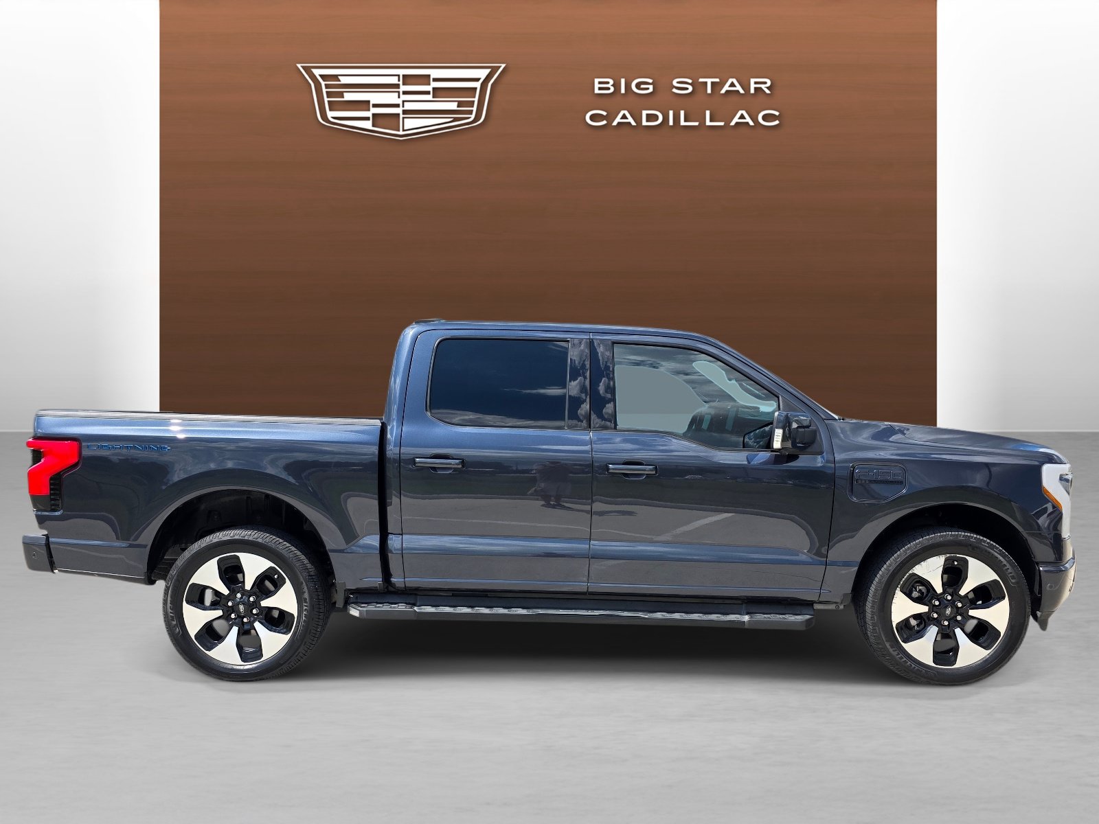 Used 2022 Ford F150 Lightning Platinum AWD/4WD image 6