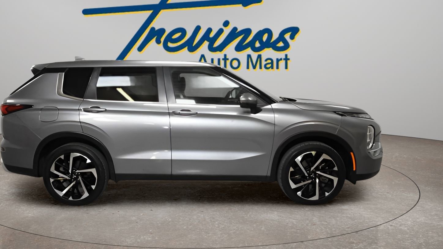 Used 2024 Mitsubishi Outlander SE image 5