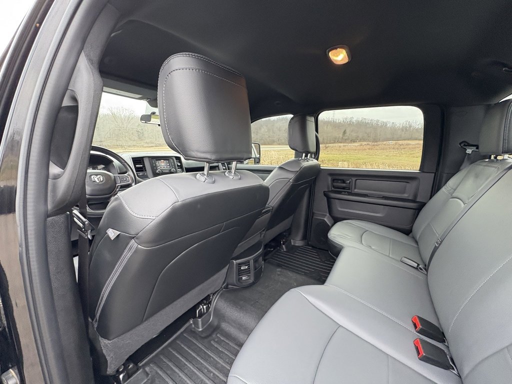 Used 2024 RAM 2500 Tradesman w/ Chrome Appearance Group image 21