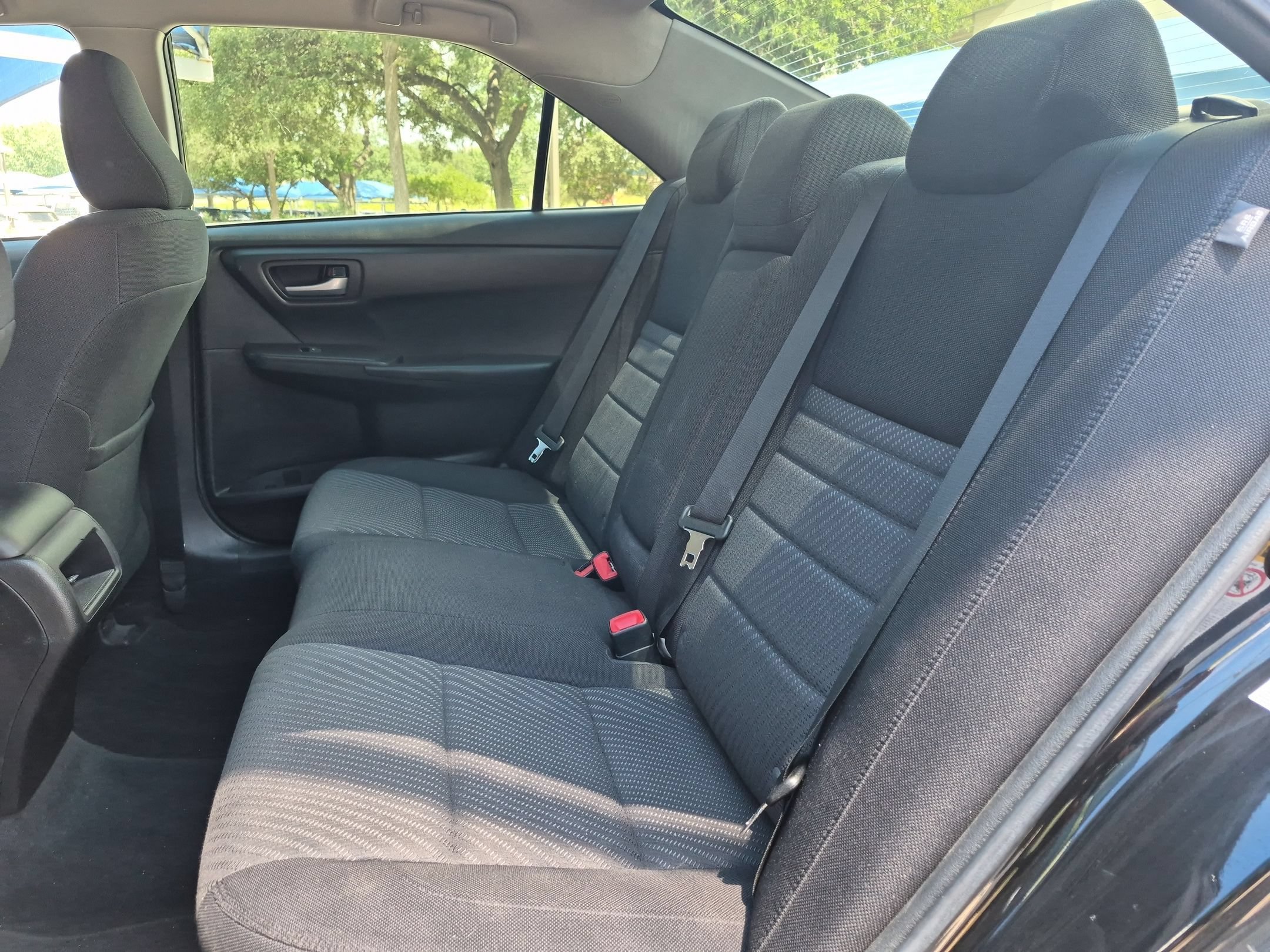 Used 2017 Toyota Camry LE FWD image 12