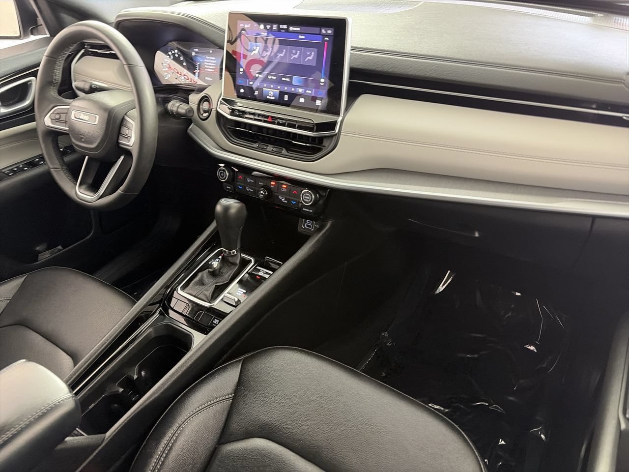 Used 2025 Jeep Compass Limited AWD/4WD image 24