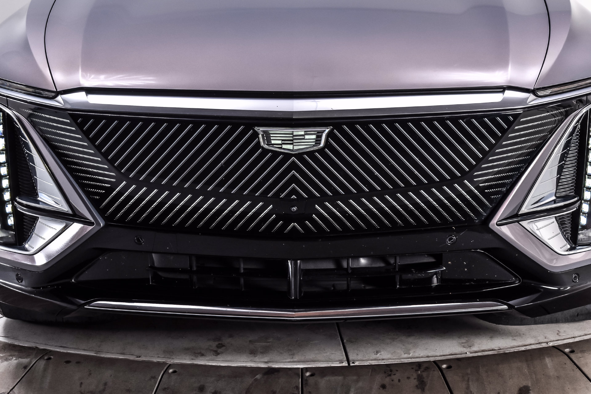 Used 2024 Cadillac Lyriq Luxury AWD/4WD image 7
