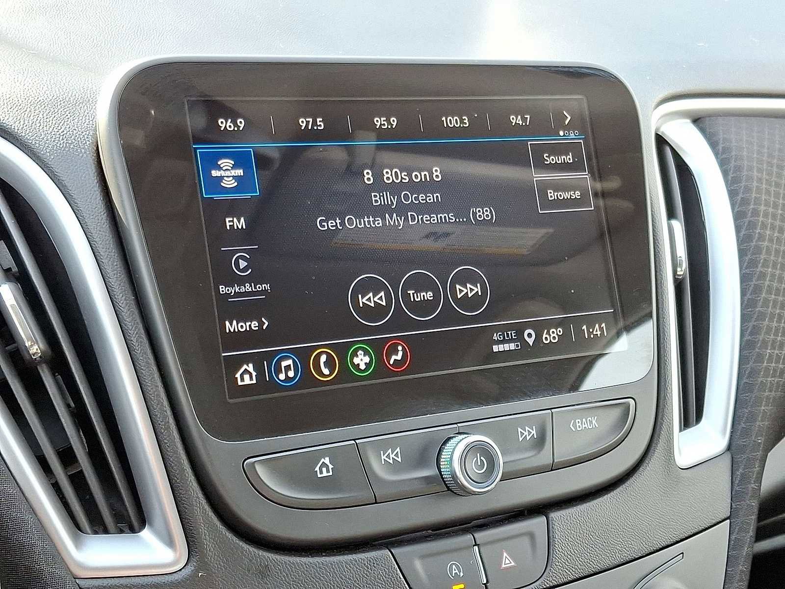 Used 2024 Chevrolet Malibu LT image 19