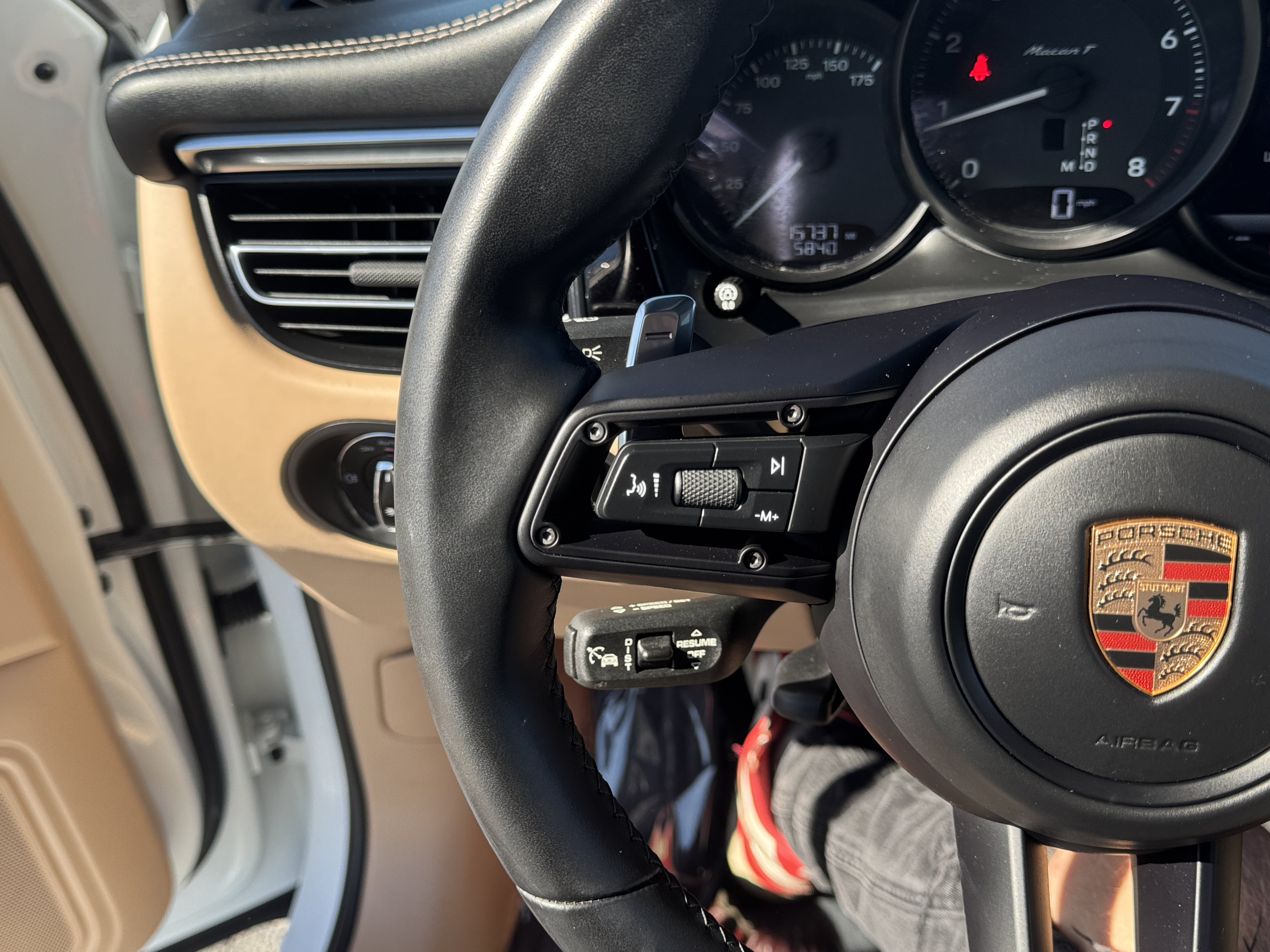 Used 2024 Porsche Macan AWD/4WD image 22